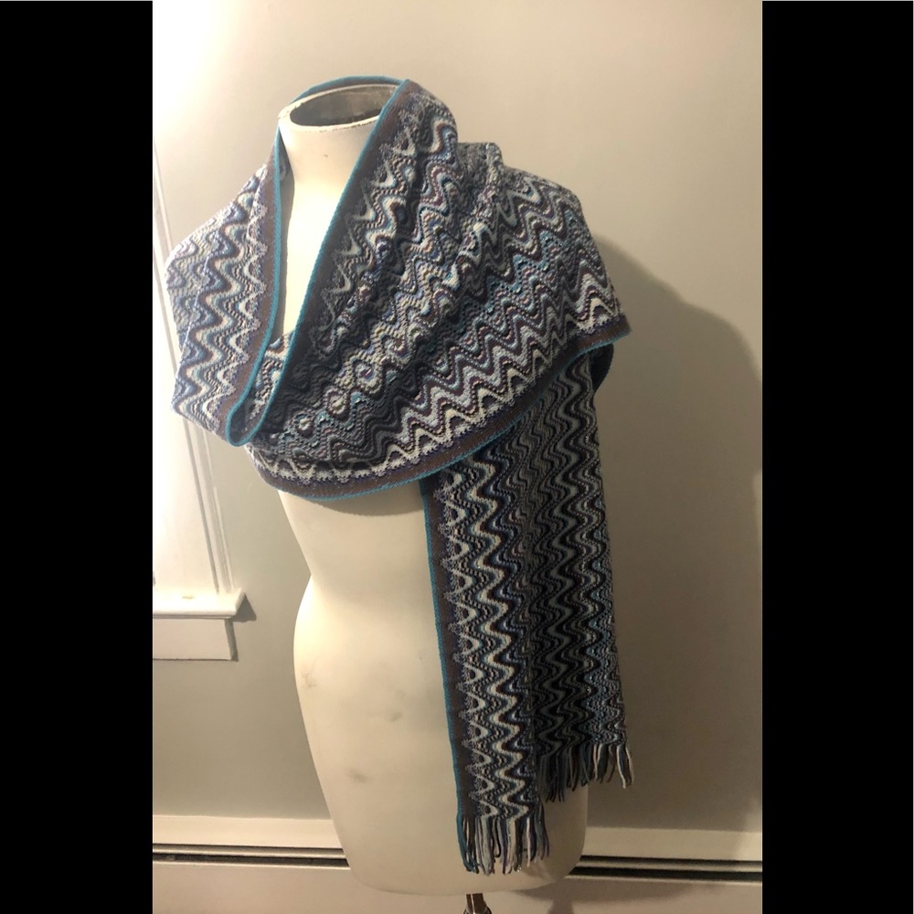 NWOT Missoni wool scarf.